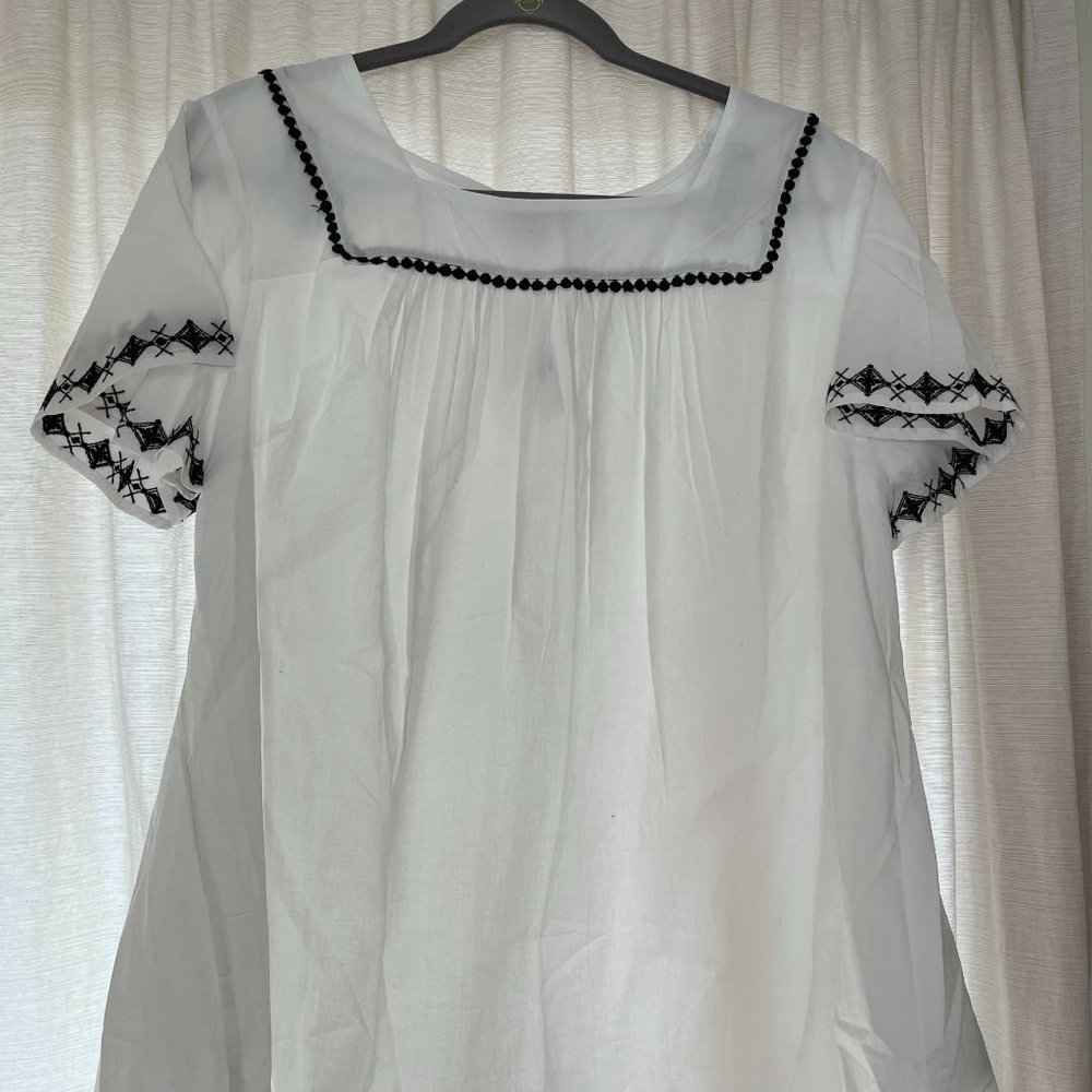 NWT White Top w beautiful trim Lane Bryant 14